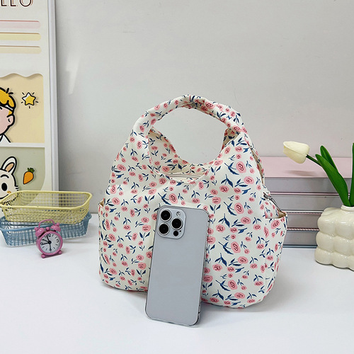 Japanese-style small floral shoulder bag, cross-border new model, suitable for office commuting, hand-held bento bag, large capacity, student lunch bag