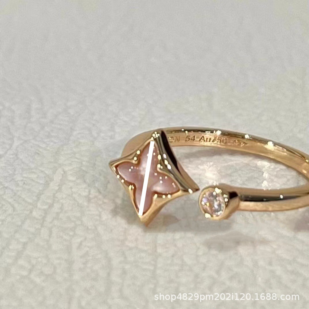 ロバの家四葉草四花五花ブレスレット女性用18Kローズゴールドメッキ軽奢菱形丸型白貝母ネックレスins