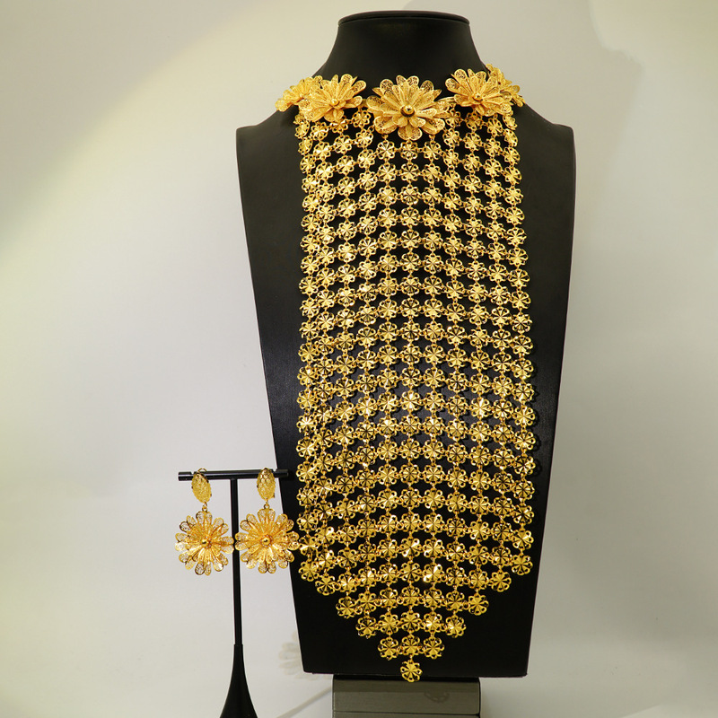 Cross Border 24K Gold Plated Dubai Luxury Shiny Big Flower Ladies Banquet Long Necklace Bracelet Earrings suit