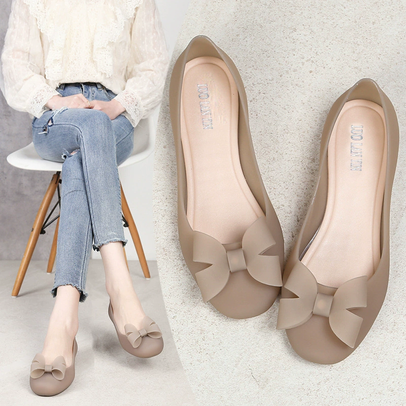 2024 Новые пластиковые сандалии для женщин, летние с бантиком, плоские прозрачные туфли для пляжа, с бантиком, для путешествий, с открытым носком, антискользящие