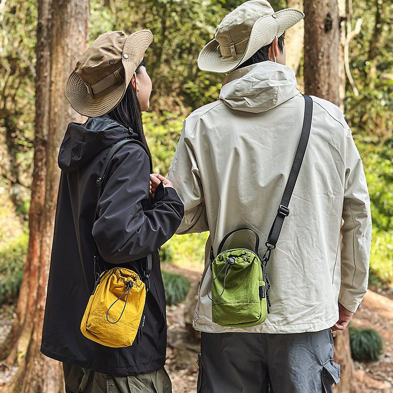 Transfronterizos al aire libre caminata ligera bolsa portátil bolso de cintura de campamento bolso de botella de hombro para escalar montaña