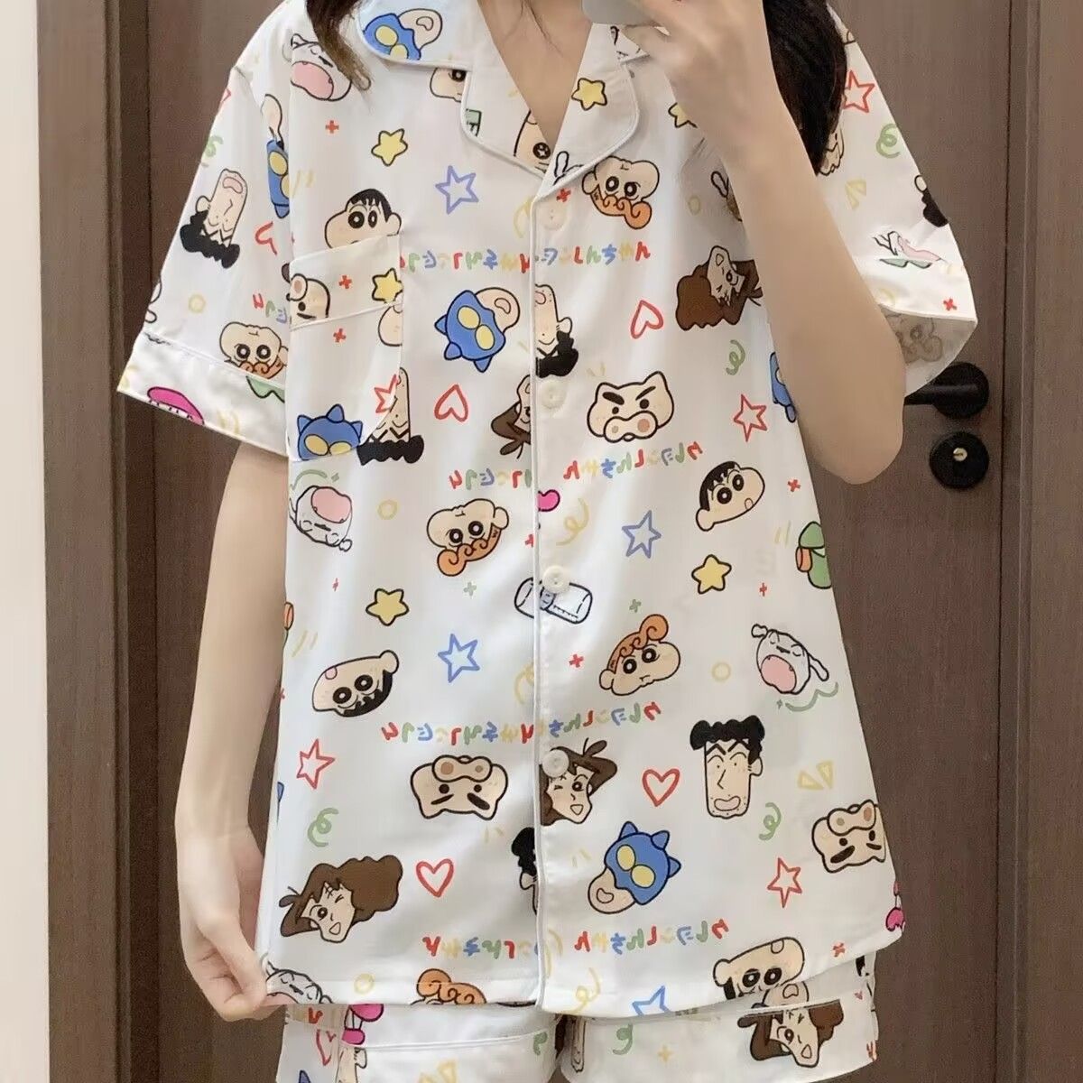 Crayon Shin-chan pijamas para mujer pantalones cortos de manga corta de verano de seda de hielo estampado de dibujos animados cardigan traje de ropa para el hogar de seda de imitación