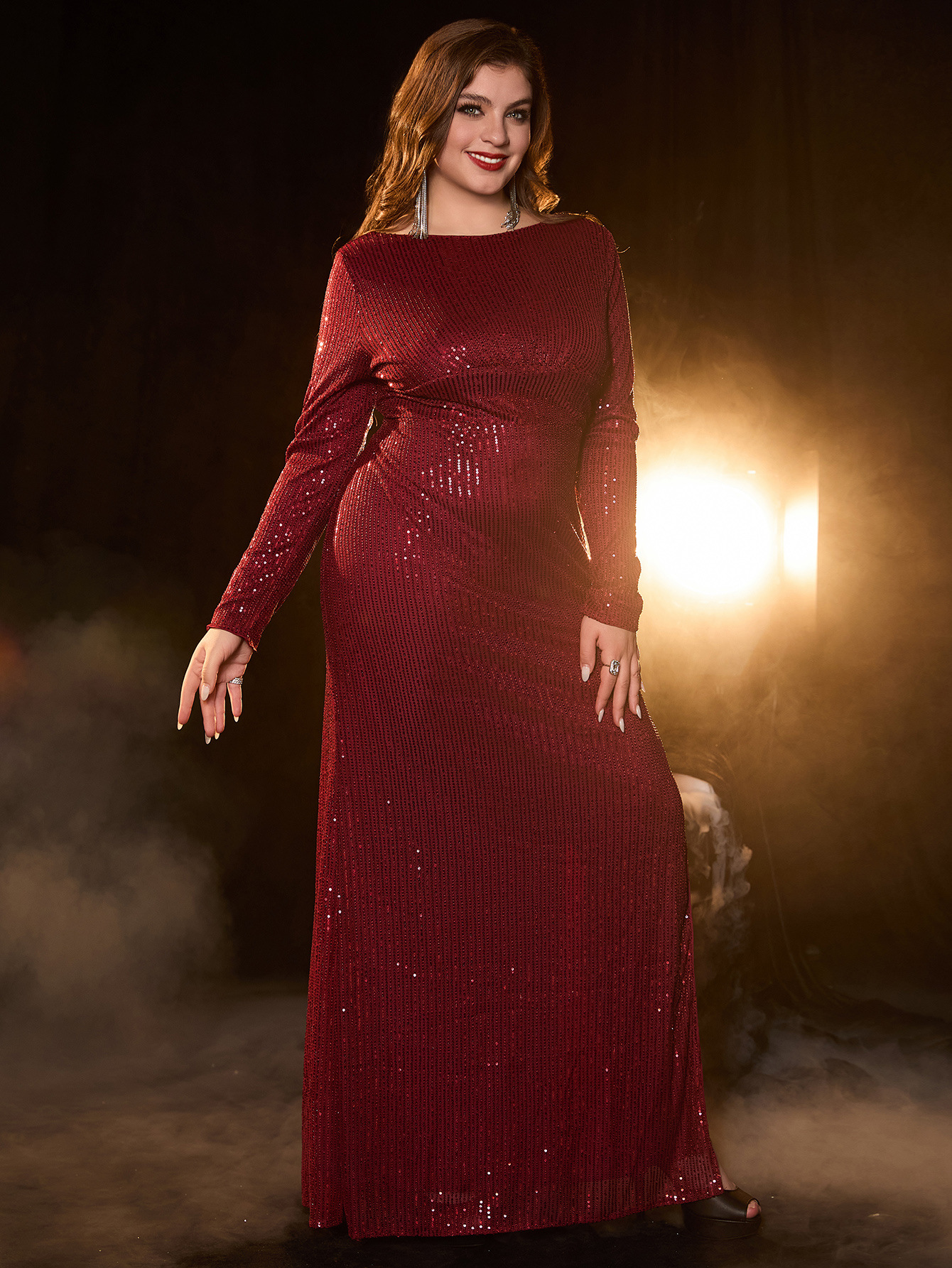 Vestido de talla grande, falda larga estándar, comercio exterior europeo y americano, nuevo vestido de cena de fiesta de lentejuelas delgado de manga larga de otoño e invierno