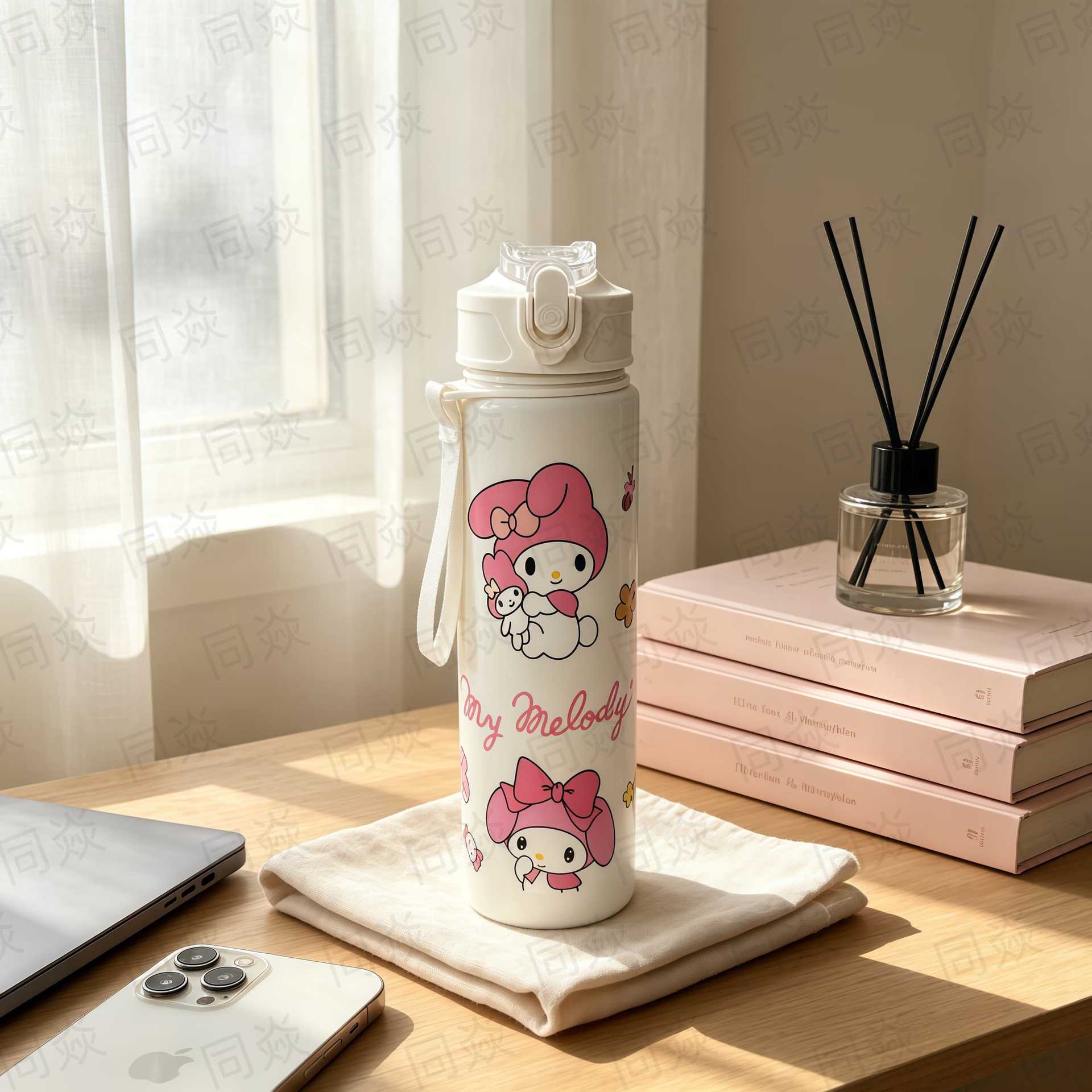 Vaso de Agua Infantil Portátil de Plástico de Grado Alimenticio con Pajita y Cuerda image 9