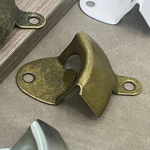 Iron stainless steel zinc alloy bottle opener white paint black bronze brass nickel zinc white wall-mounted bottle opener beer