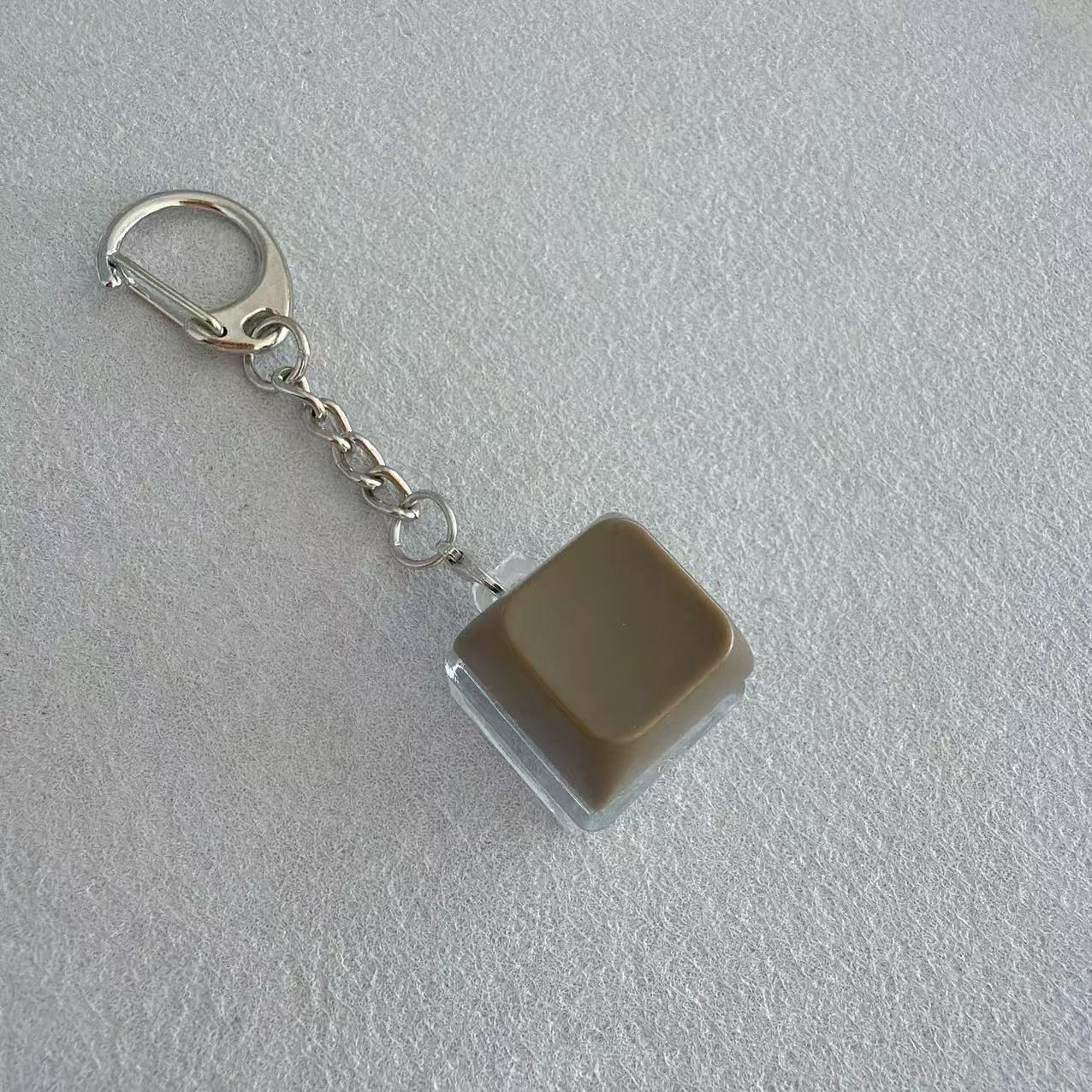Single button - brown - small d-ring chain