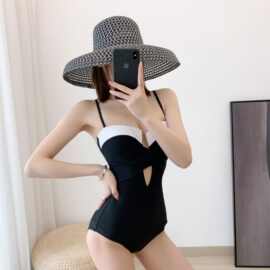 源头厂家2021连体泳衣女日韩黑白拧包性感露背bikini跨境销售拼色
