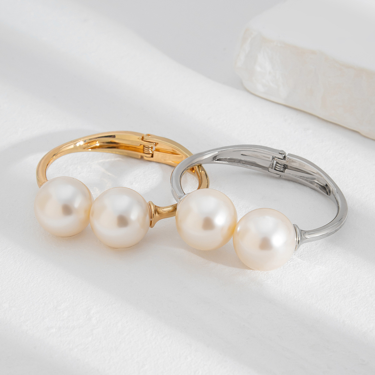 12g Weight Imitation Pearl Inlay Material Rings, Bracelets Classification 1 Piece Quantity Casual, Party, Street Occasion Alloy Material Solid Color Pattern All Seasons Season Women's Gender Inlay Design Cool Style, IG Style Style Gold, Silver Color Cool Style IG Style Solid Color Alloy Inlay Imitation Pearl Women's Rings Bracelets 15