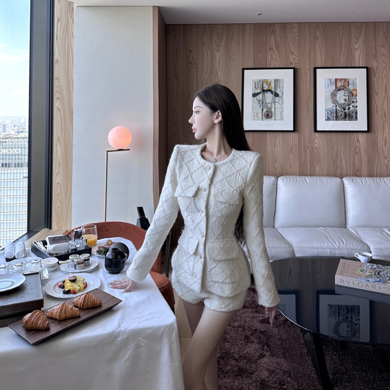 2024 Autumn and Winter New High-End Celebrity Small Fragrant Style Rhombus Plaid Hunting Jacket High-Waisted Shorts Two-Piece Suit