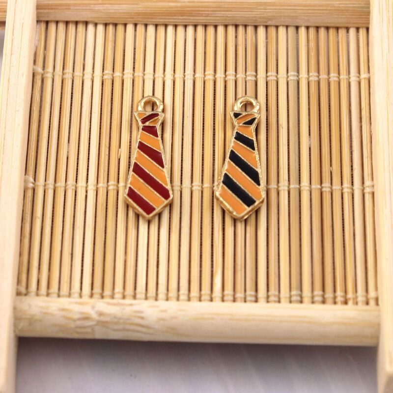 Harry Potter school uniform tie alloy oil drop accessories earrings earrings necklace pendant diy jewelry accessories Harry Potter school uniform tie alloy oil drop accessories earrings earrings necklace pendant diy jewelry accessories