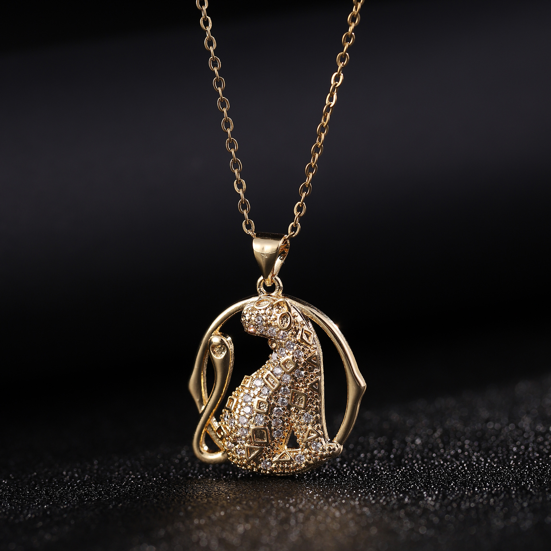 Marca de moda europea y americana personalidad animal hip hop joyería de cobre con incrustaciones de circón chapado en oro cabeza de leopardo guepardo colgante collar suéter cadena