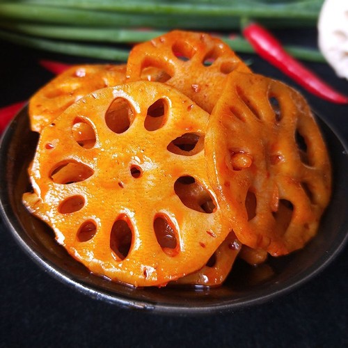 Spicy Lotus Root Snacks 80 Pouches, Preserved Lotus Root in Spicy Sauce, Bulk Black Duck Spicy Flavor Seaweed Snacks 80 Pouches, Crispy Lotus Root Cubes