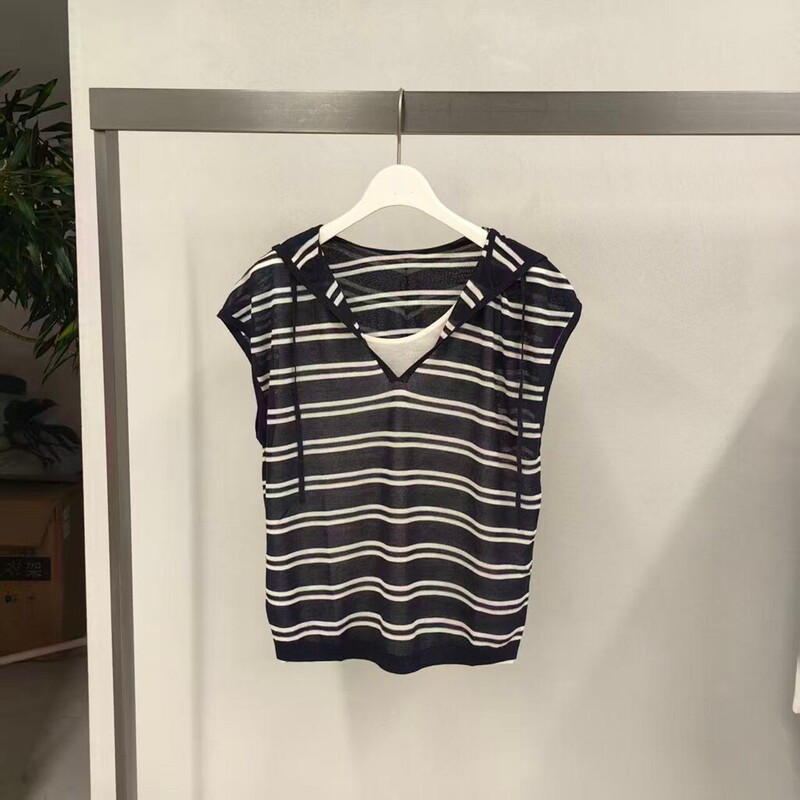Mm Mai Mai 26 New Summer Style Versatile Sleeveless Fake Two-Piece Striped Hooded Knitwear for Women Loose Fit 4H5132051
