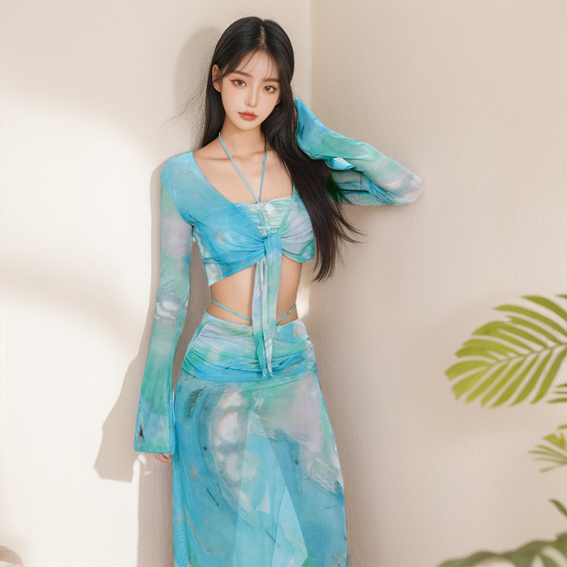 Nuevo traje de baño de cuatro piezas para mujer, bikini, niña pura, viento, carne, delgado, protector solar de manga larga, traje de baño de aguas termales al por mayor