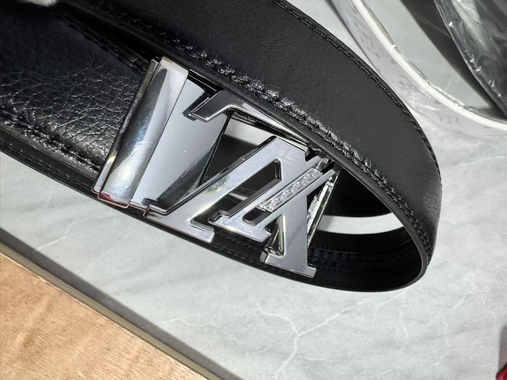 Word v automatic silver buckle / 100cm