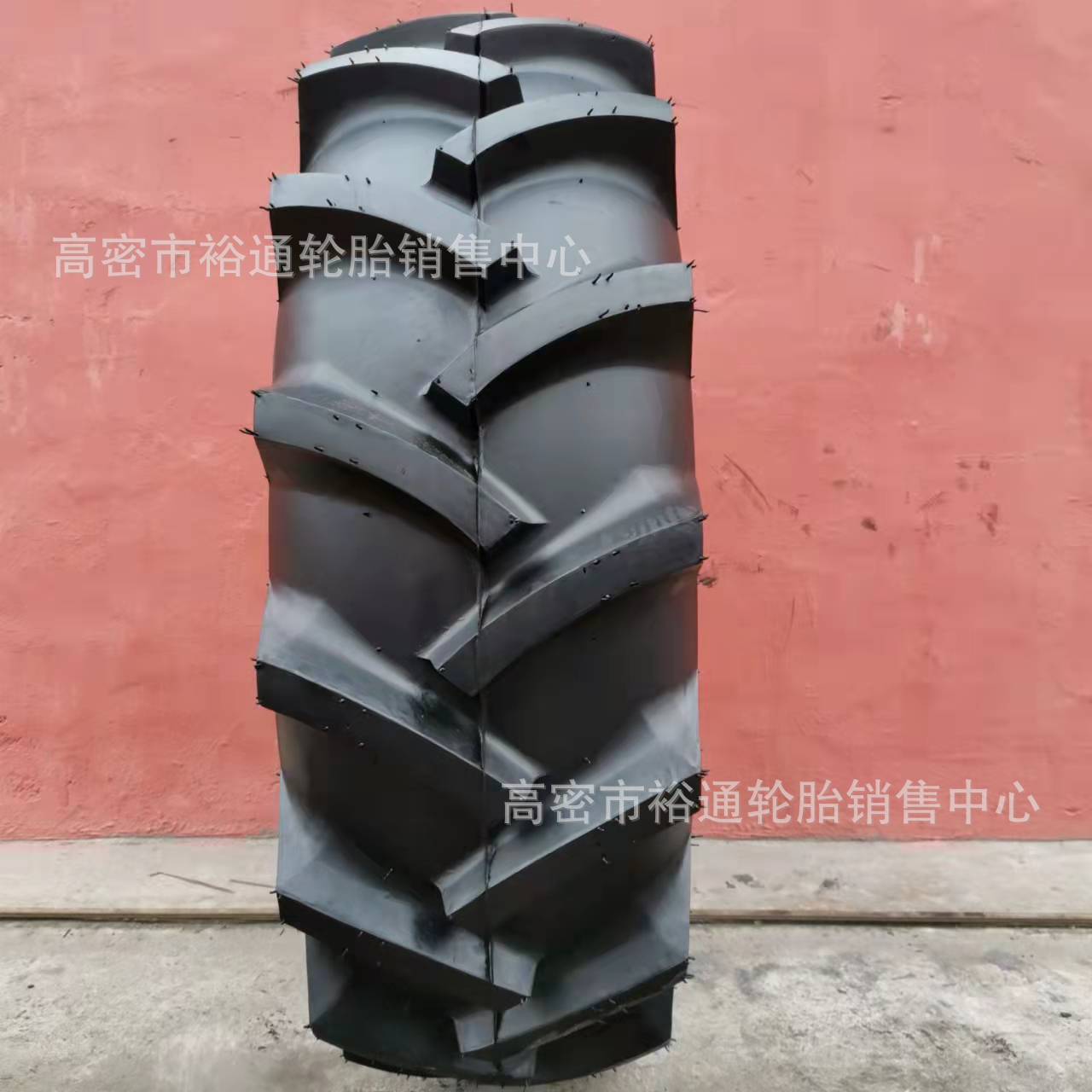 农用拖拉机轮胎14.9-24-26 灌溉轮胎16.9-24-28-30-34 平地人字花