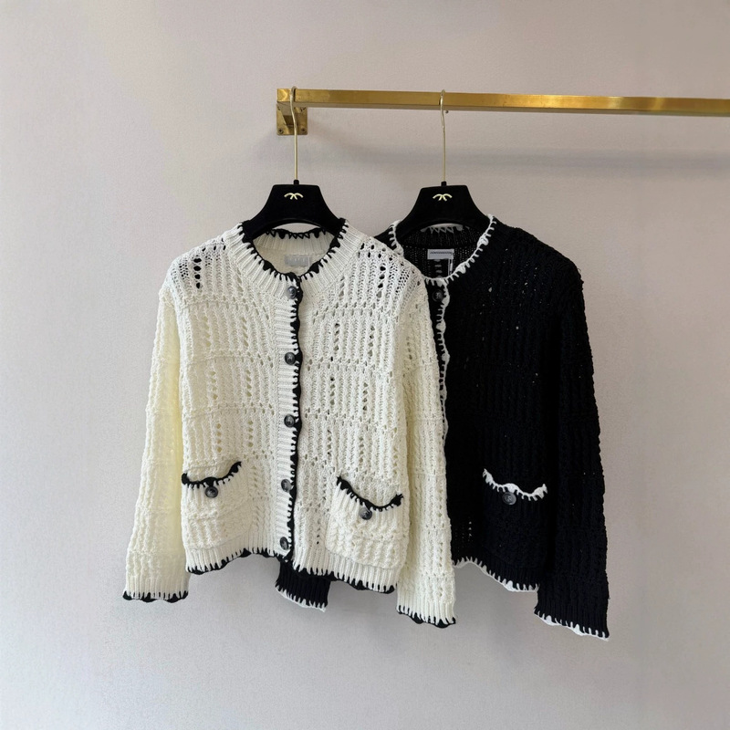 2026 new model Chanel-style autumn and winter new handmade crochet color-block top, Chanel-style hollow-out knitted cardigan, versatile