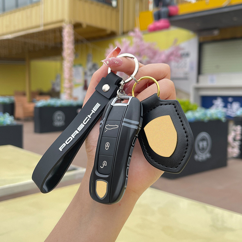 모델 B 트랙 블랙에는 프리 쉴드 + 열쇠 고리가 함께 제공됩니다.