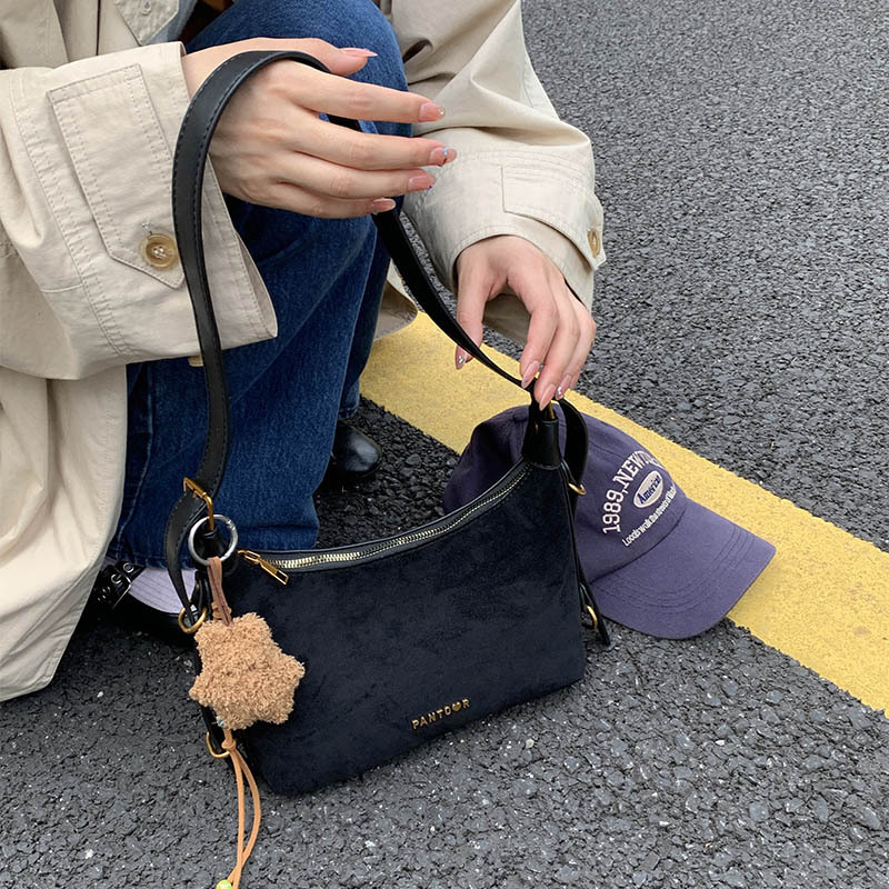 磨砂麂皮腋下包包女式2025新款感百搭轻奢小众时尚斜挎托特包|undefined