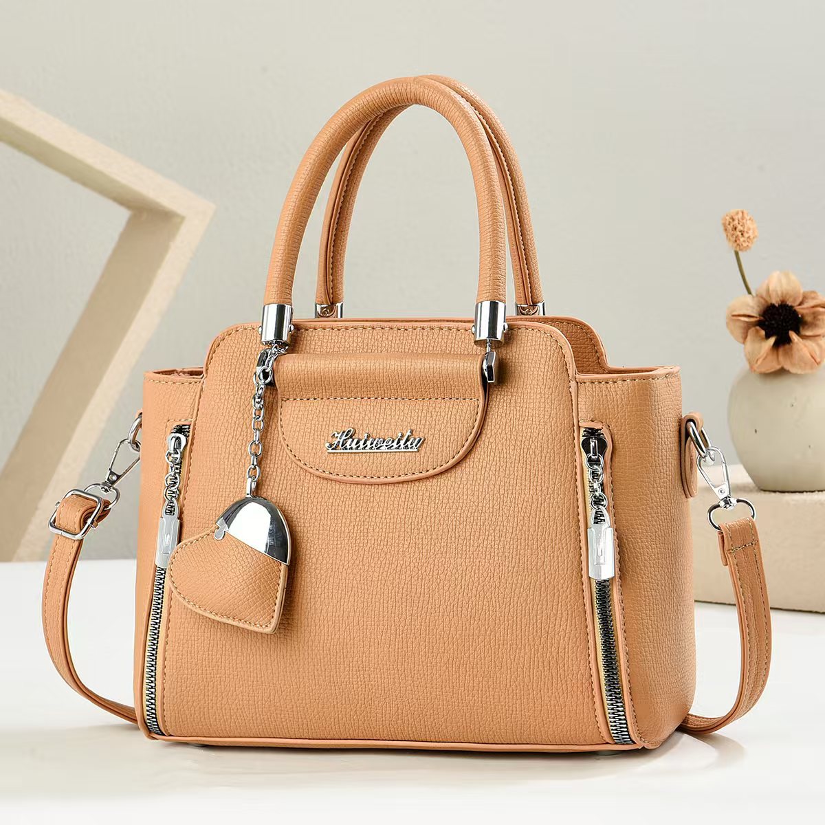 Bolsos de mujer 2025 nuevos bolsos de moda estereotipados de mujer Dulces señoras bolsos de mensajero bolsos de hombro al por mayor