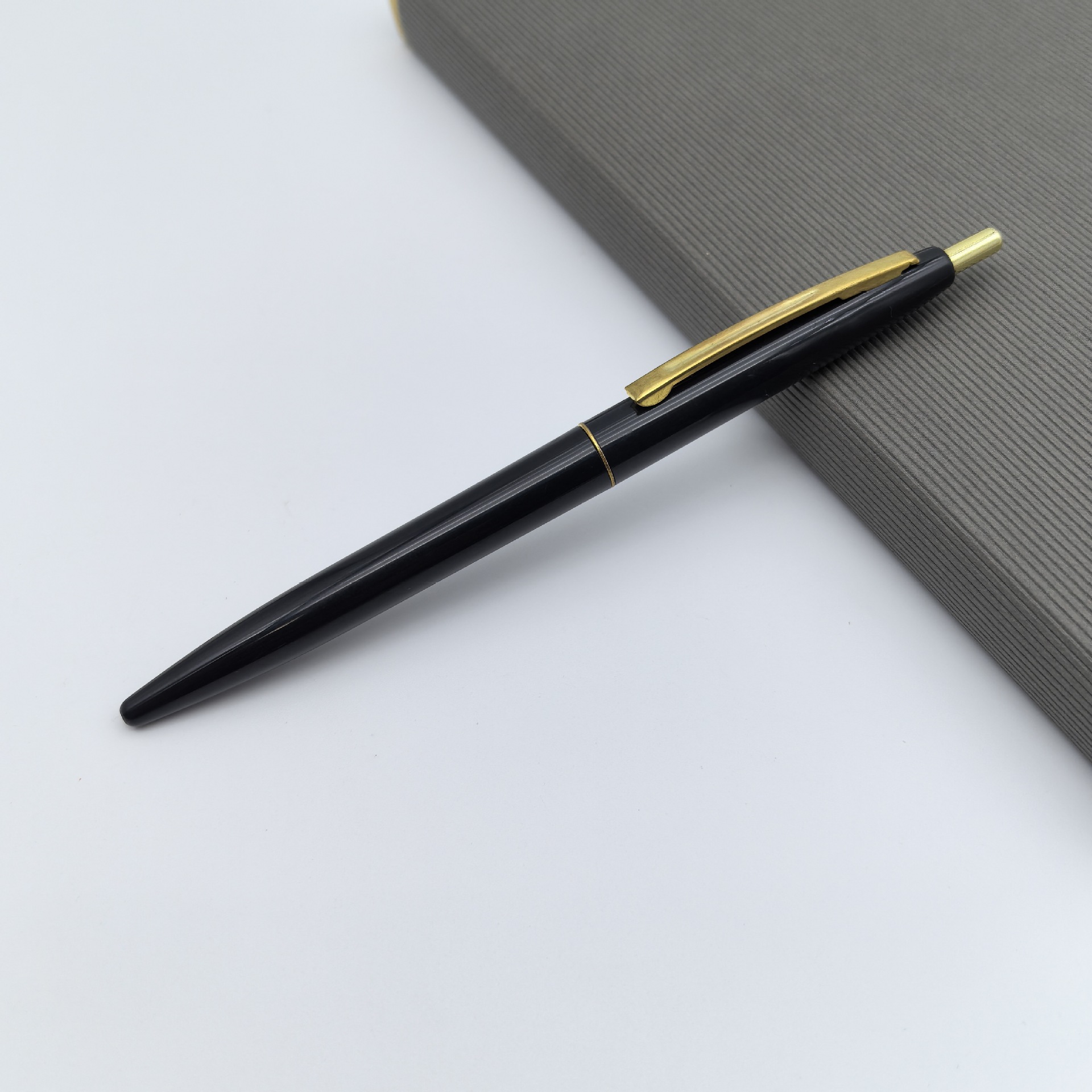 Personalizado clásico retro bolígrafo pequeño hotel Gaoshi puede hacer un conjunto de bolígrafo de promoción de publicidad de presión