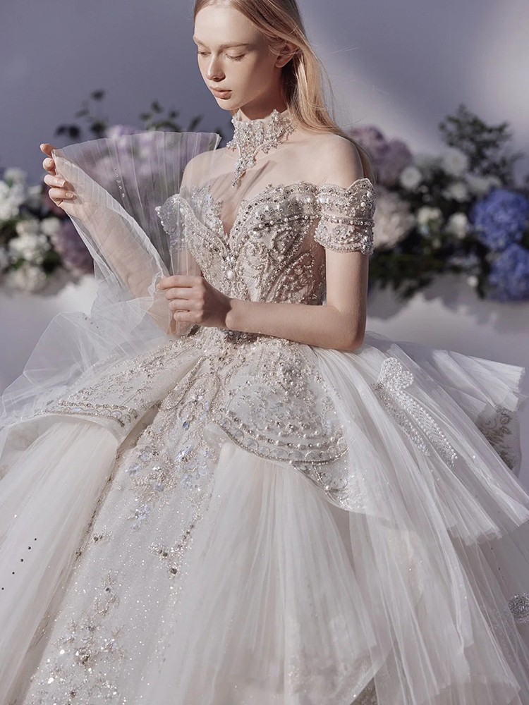 Vestido de novia de lujo 2025, nuevo modelo para novias pequeñas, talla grande, con cola larga, diseño de hombros descubiertos D101.