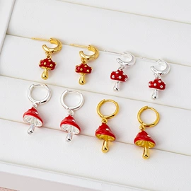 项链;耳环;手链