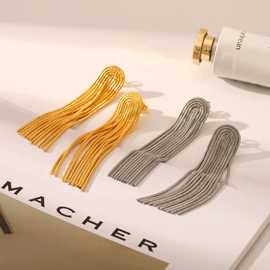 项链;戒指;耳环