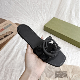 ���Q�U�չ���ɫϵһ����Ь2025�괺�ļ��¿�ŮЬһ�wע�ܷ��^����