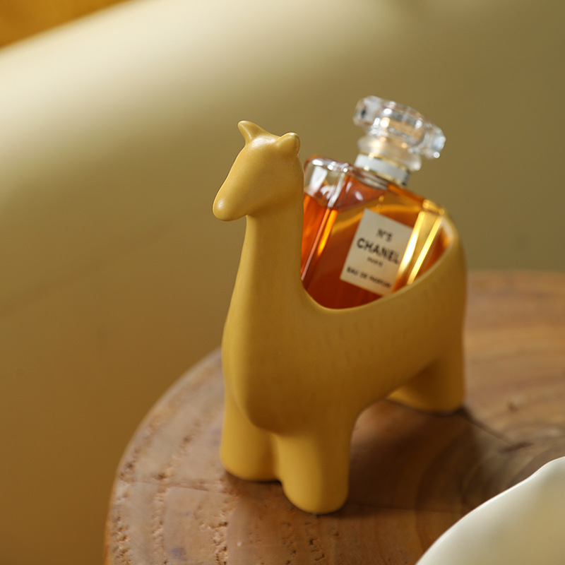 Decoración de cerámica de alpaca creativa y encantadora sala de estar almacenamiento estante de almacenamiento para la bandeja de llaves decoración del hogar