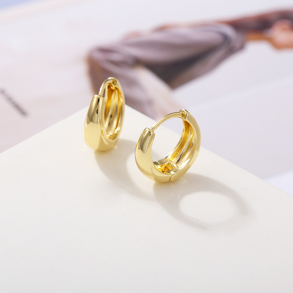 Simple Style U Shape Copper Metal Earrings 1 Pair