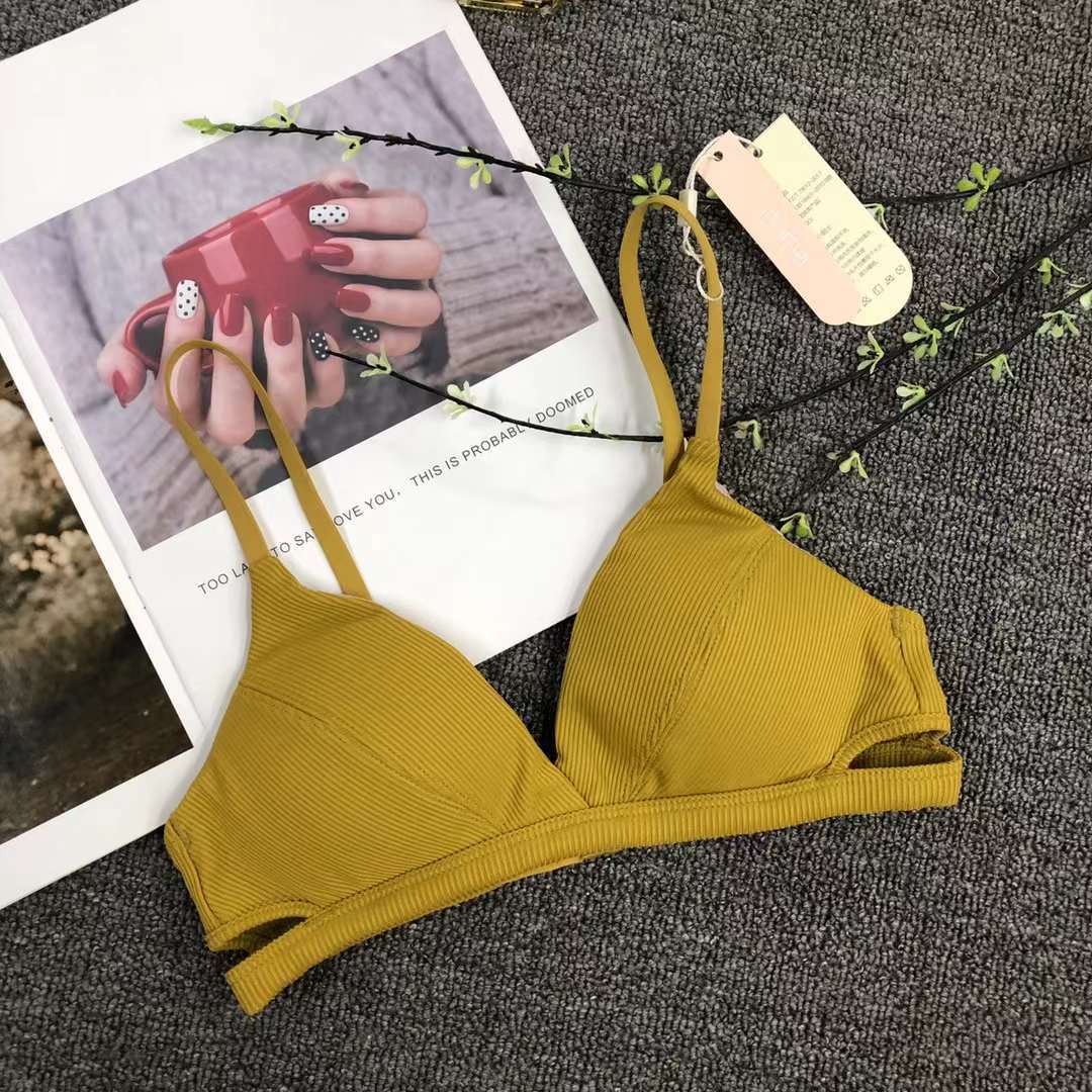 Cruzar la frontera del sudeste de Asia estilo japonés estilo francés cómodo push up francés triángulo taza de ropa interior sin costuras sujetador delgado de las mujeres sin anillo de acero