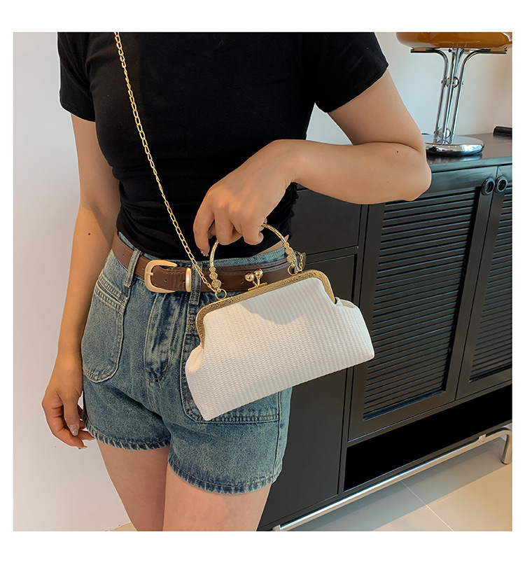 Chanel estilo cadena de metal bloqueo bolso de noche elegante moda perla Shell bolsa francés nicho bolso para las mujeres