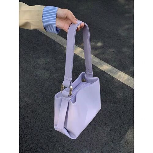 Gourmet Water Bucket Bag for Women 2024 New Arrival Large Capacity Soft Leather Single Shoulder Crossbody Bag, Versatile Simple Commute Bag