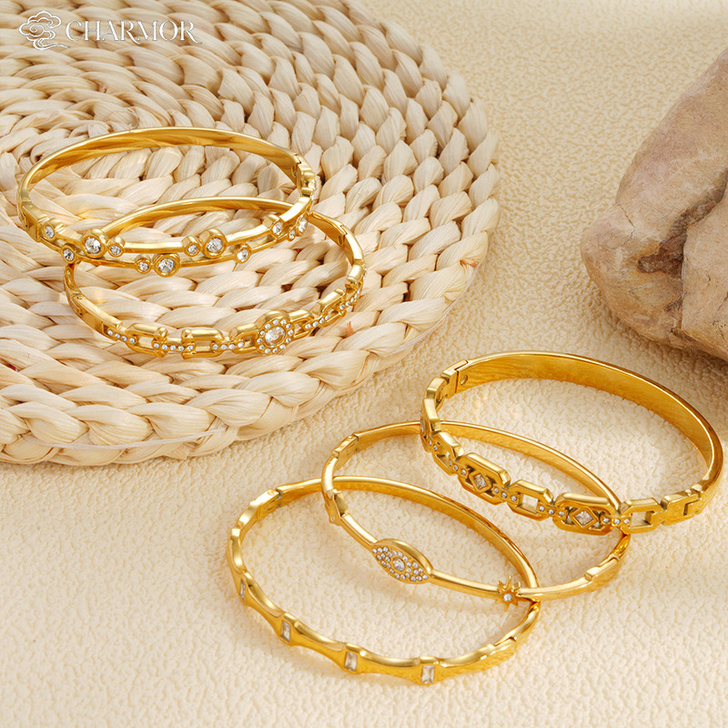 Niche Titanium Steel Gold-Plated Bracelet for Women, Geometric Chain Full of Diamonds, Starburst Design, Stackable Versatile Jewelry Wholesale Niche Titanium Steel Gold-Plated Bracelet for Women, Geometric Chain Full of Diamonds, Starburst Design, Stackable Versatile Jewelry Wholesale