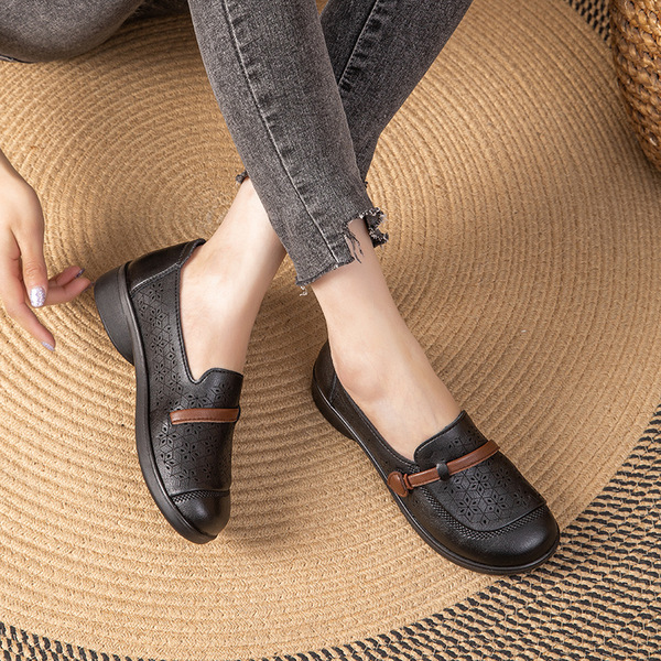 2025 New Middle-aged and Old-aged Soft Sole Mother Shoes Summer Breathable Non-slip Hollow Hole Shoes Sandals Middle-aged and Old-aged Shoes