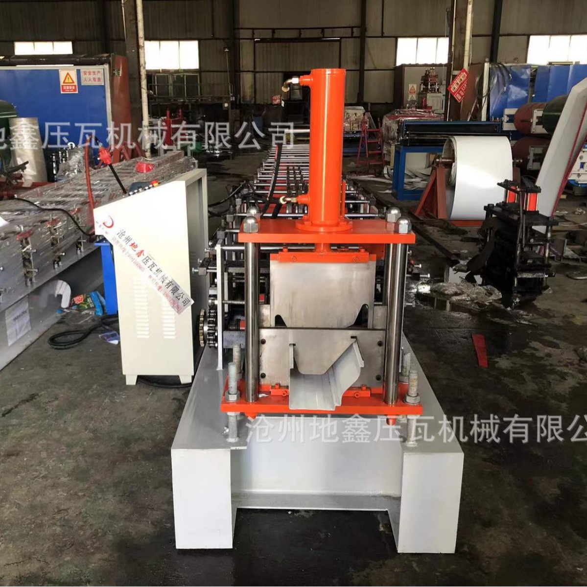 全自动落水槽压瓦机设备 冷弯机 屋顶板设备 彩钢建筑装饰 地鑫