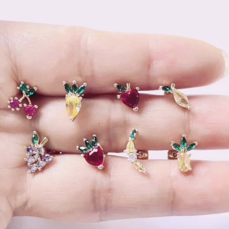 Pointed titanium steel lip stud product view
