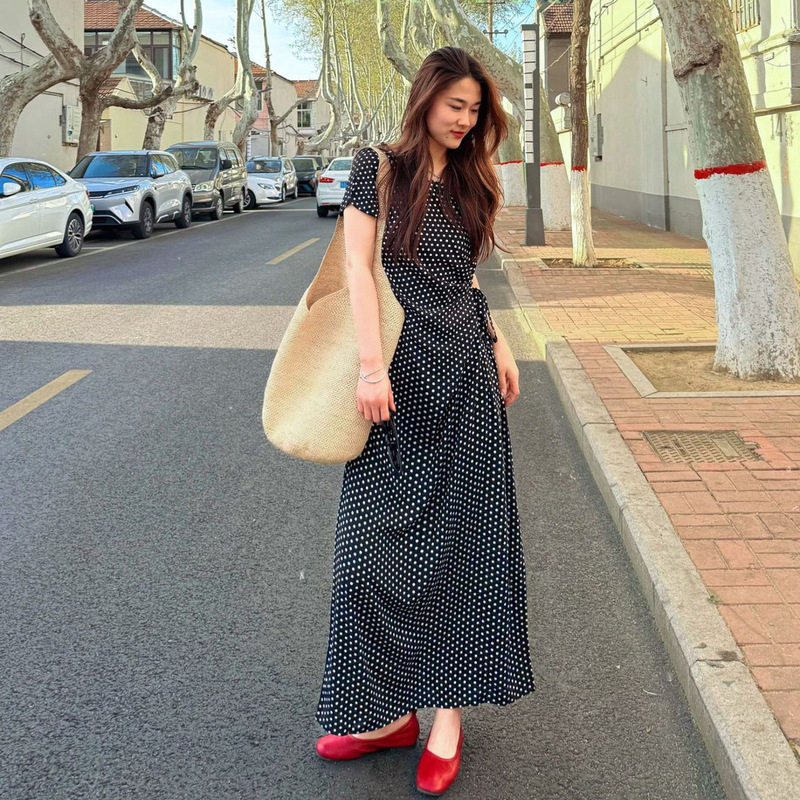 Dress 2026 New Style Women's High-End Light Luxury Workwear Casual Loose Round Neck Elegant Niche Cotton Silk Dress Dress 2026 New Style Women's High-End Light Luxury Workwear Casual Loose Round Neck Elegant Niche Cotton Silk Dress