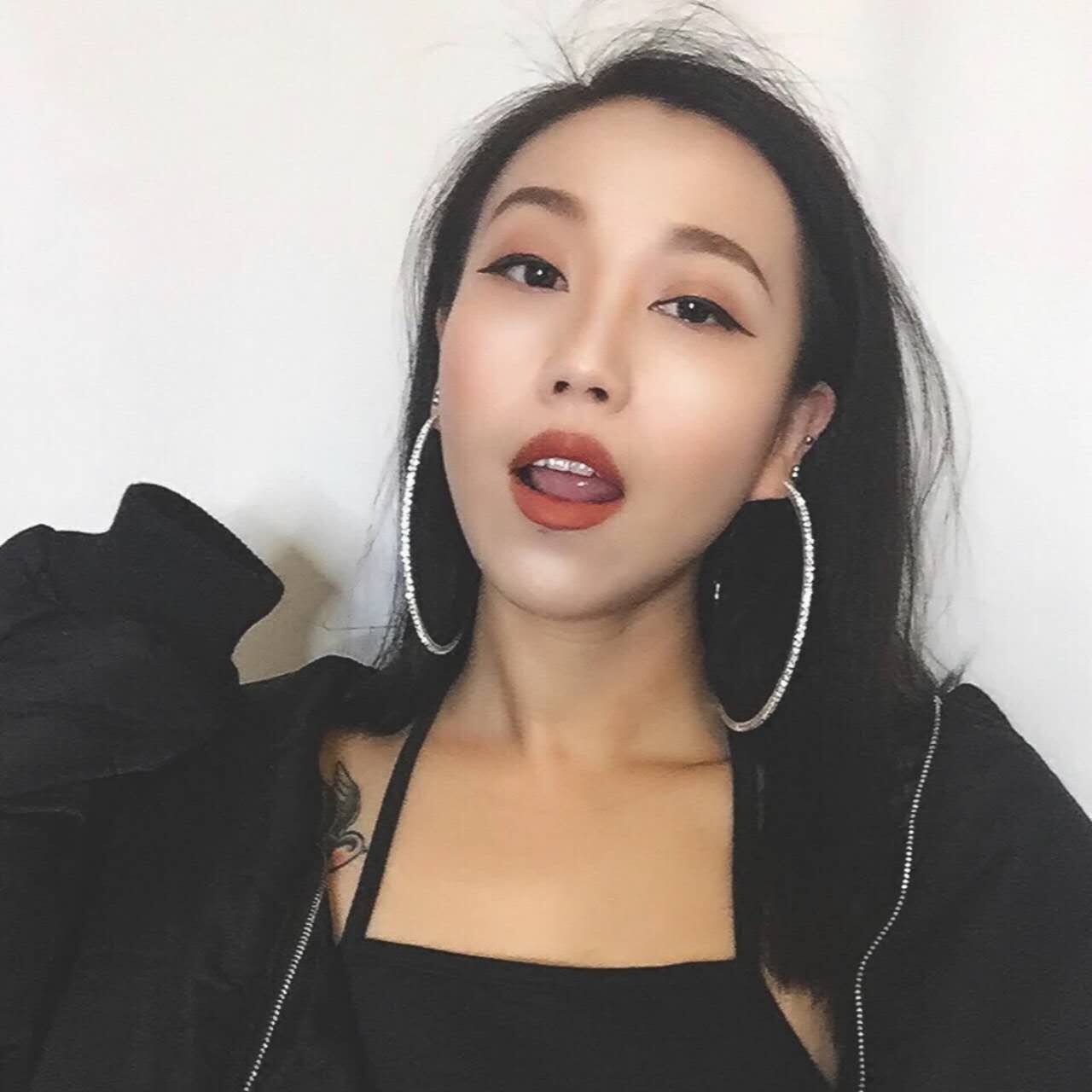 Fang Yuan Moka mismo estilo exagerado pendientes de cristal de gran tamaño anillo con incrustaciones rhinestone flash diamante estrella pendientes par femenino