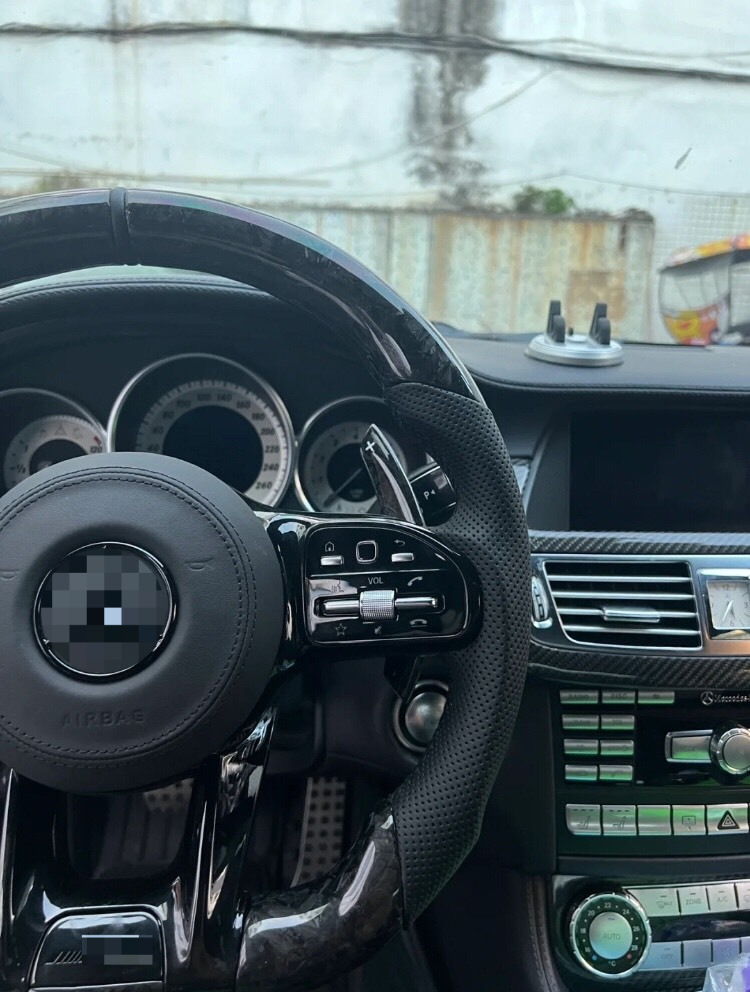Suitable for Mercedes-Benz carbon fiber steering wheel AMG modification AECSG-class GLC260GLECLSGT-809 carbon composite model