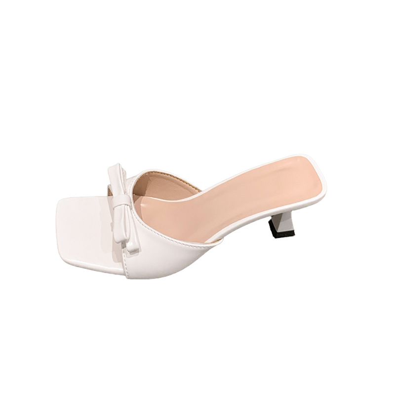 Sandalias de tacón medio para mujer, estilo nuevo de verano 2026, con lazo, punta cuadrada, de una sola tira, talla grande, a la moda para uso exterior.
