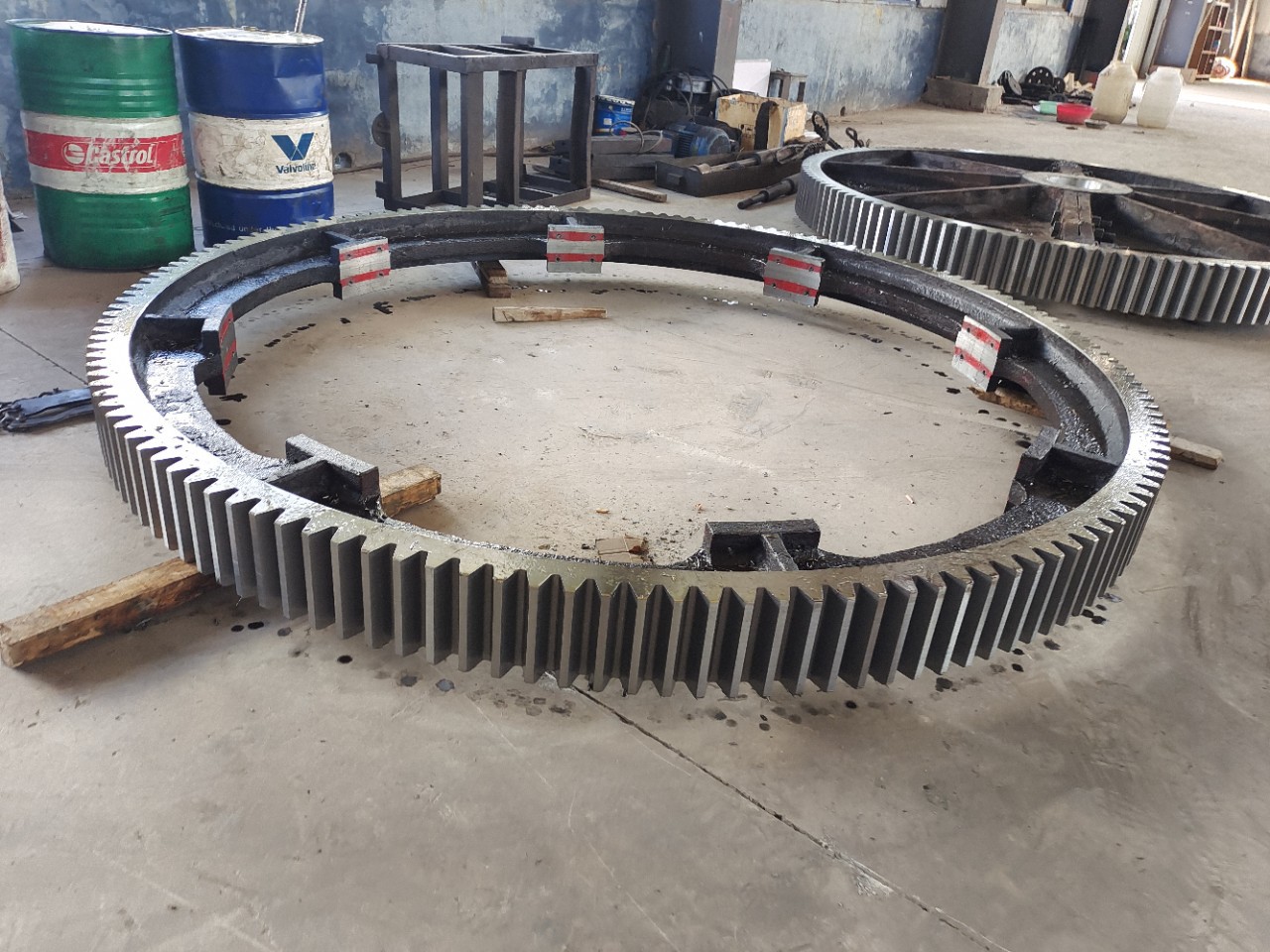2.2米回转窑铸钢大齿圈厂家，干燥窑轮带，烘干机托轮订购厂家