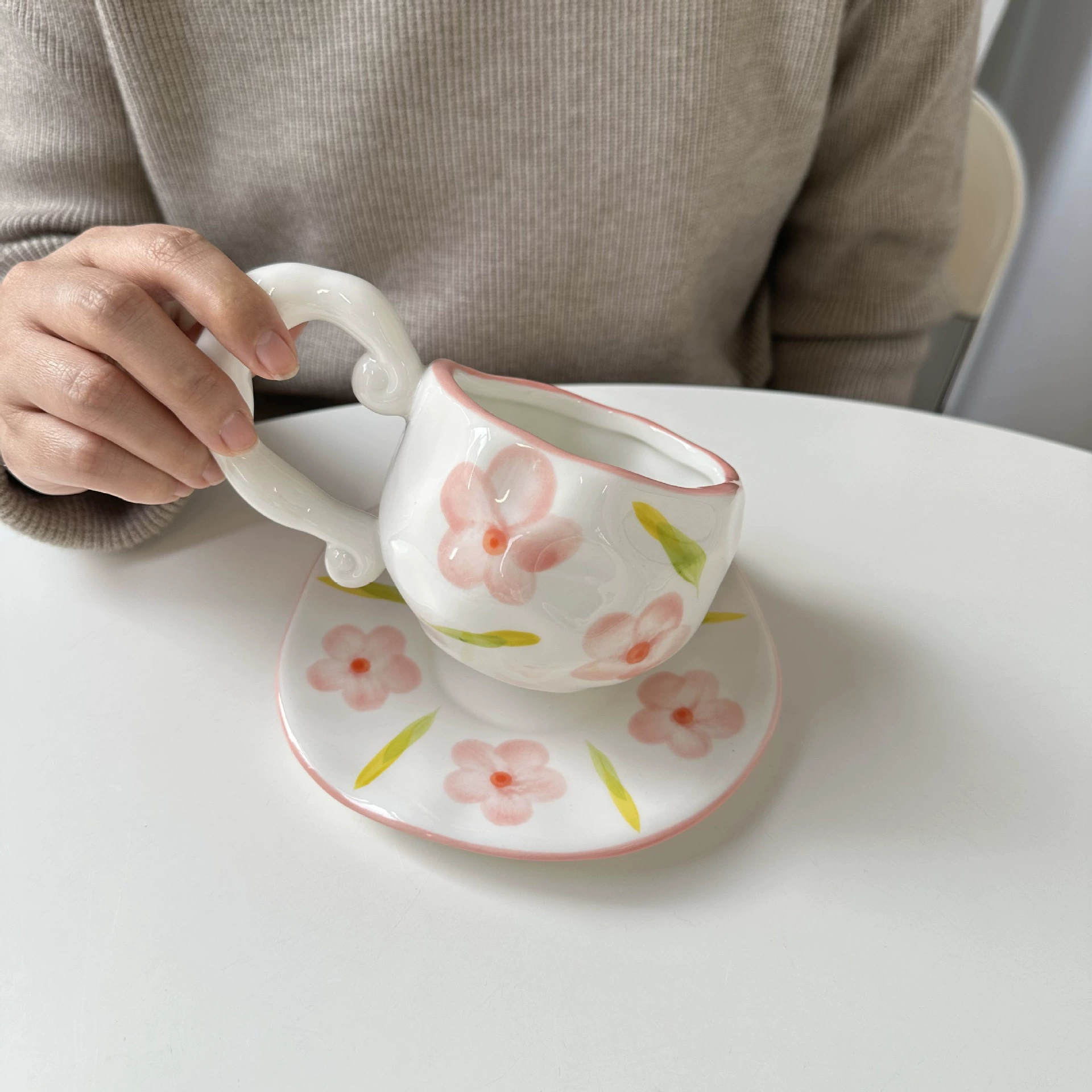 hand-painted ceramic coffee cup, francе retro из стиля, 300 мл, неравномерный милый дизайн