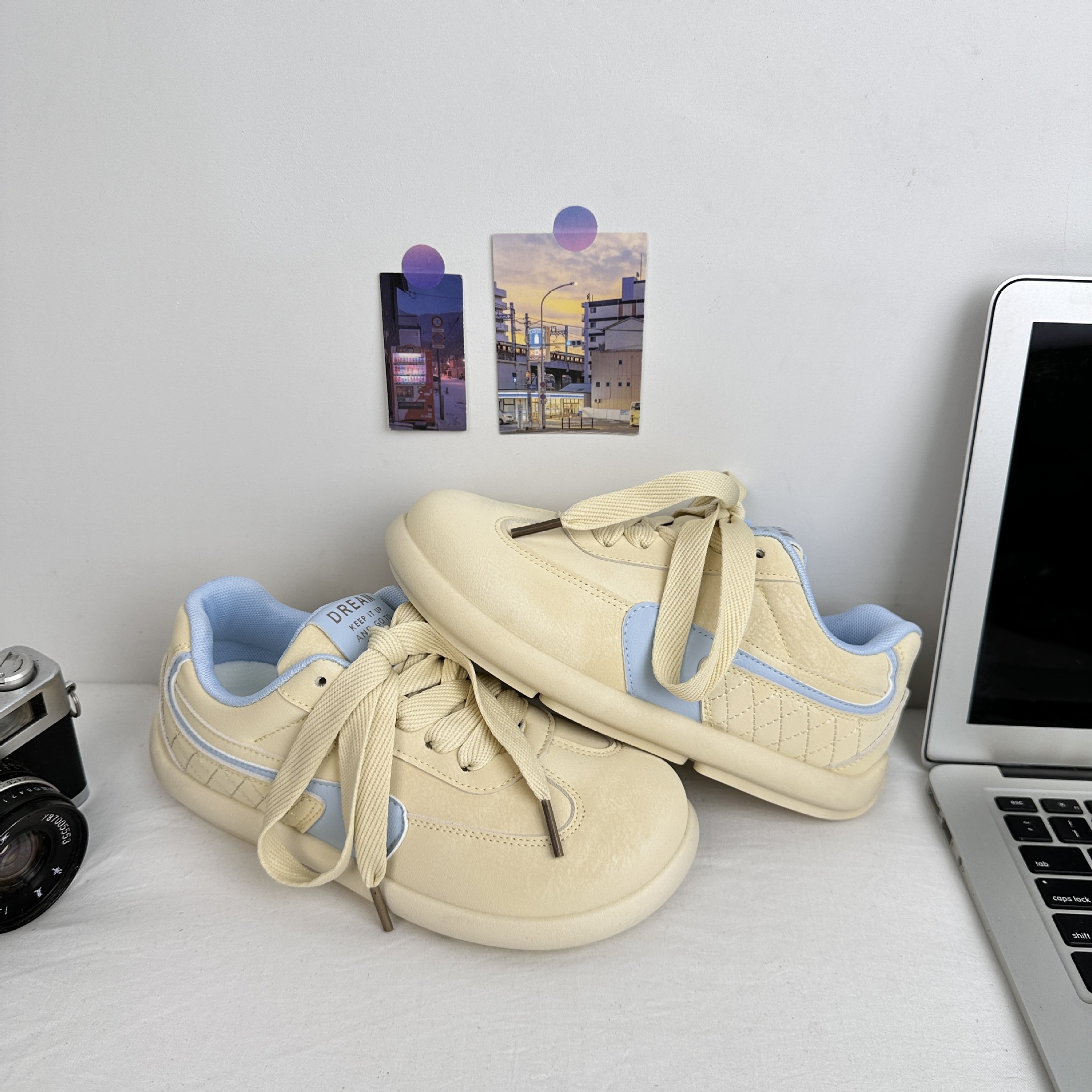 Yuanbo primavera zapatos blancos de cuero para estudiantes coreanos zapatos de punta cuadrada de todo fósforo 2025 primavera nuevos zapatos de mujer