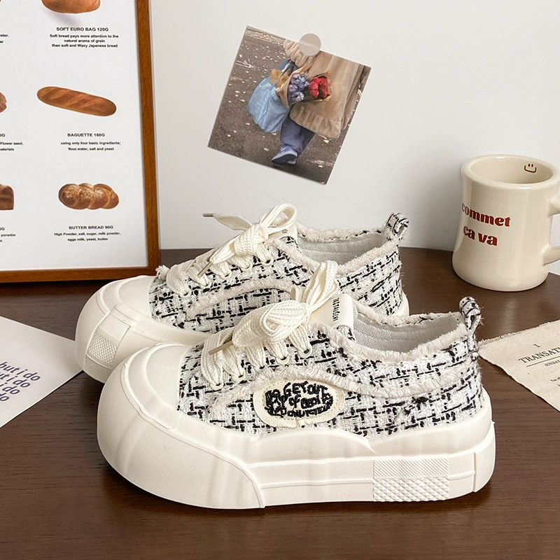 С юбкой и брезентовые туфли женский 2025 новый летний взрыв маленькие белые туфли повседневные дикие студенты маленькие ароматные туфли с толстым дном