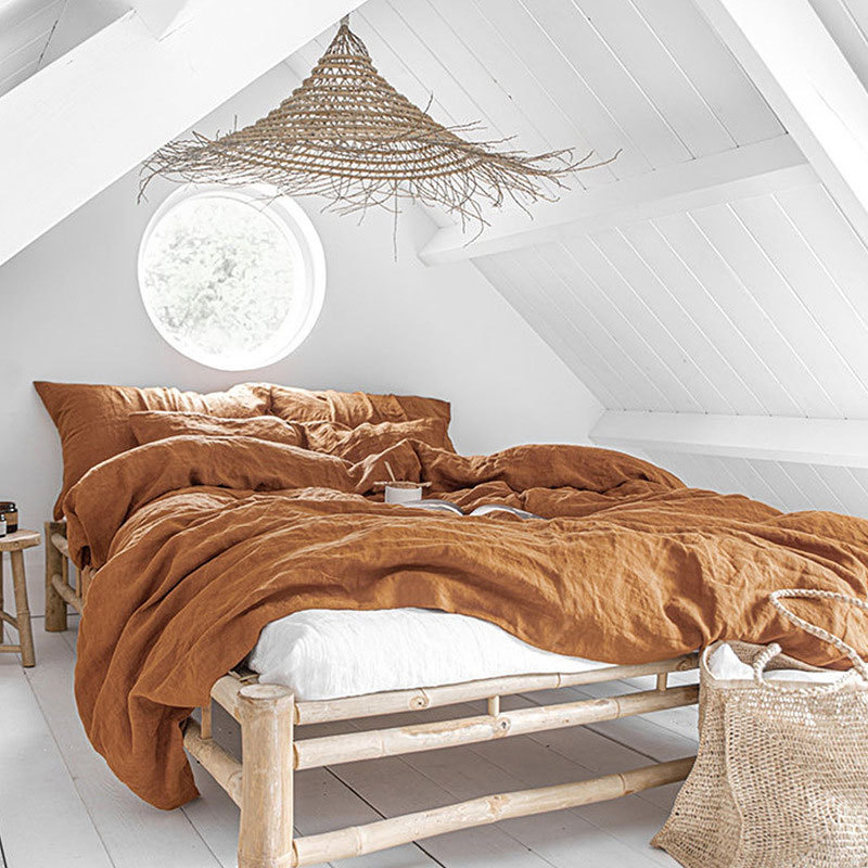 Juego de cuatro piezas de lino puro lavado a la francesa, estilo INS de lujo ligero, ropa de cama de color liso para otoño e invierno, ideal para dormir sin ropa, venta al por mayor para otoño e invierno.