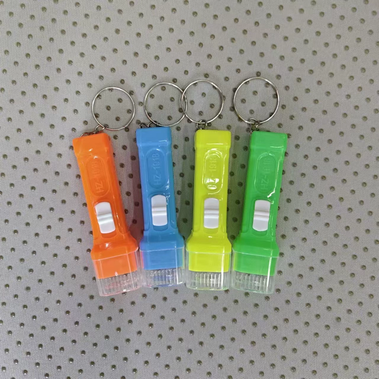 Маленький фонарик, светящаяся игрушка, небольшой подарок, подарок на мероприятие, электронный фонарик с кнопкой белого света, напрямую от производителя.