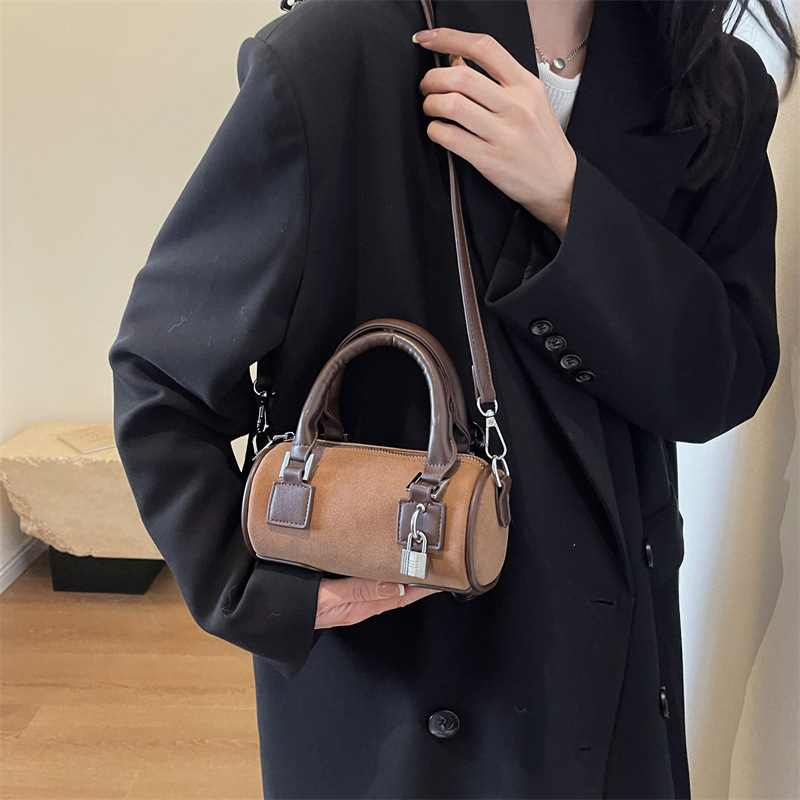 Small American style handbag for women in 2024, new fashionable and versatile crossbody bag, handheld frosted Boston_voghion.com