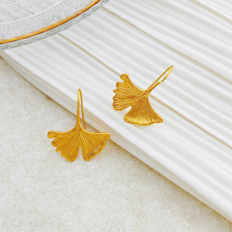 Retro Ginkgo Leaf Copper Plating Earrings 1 Pair